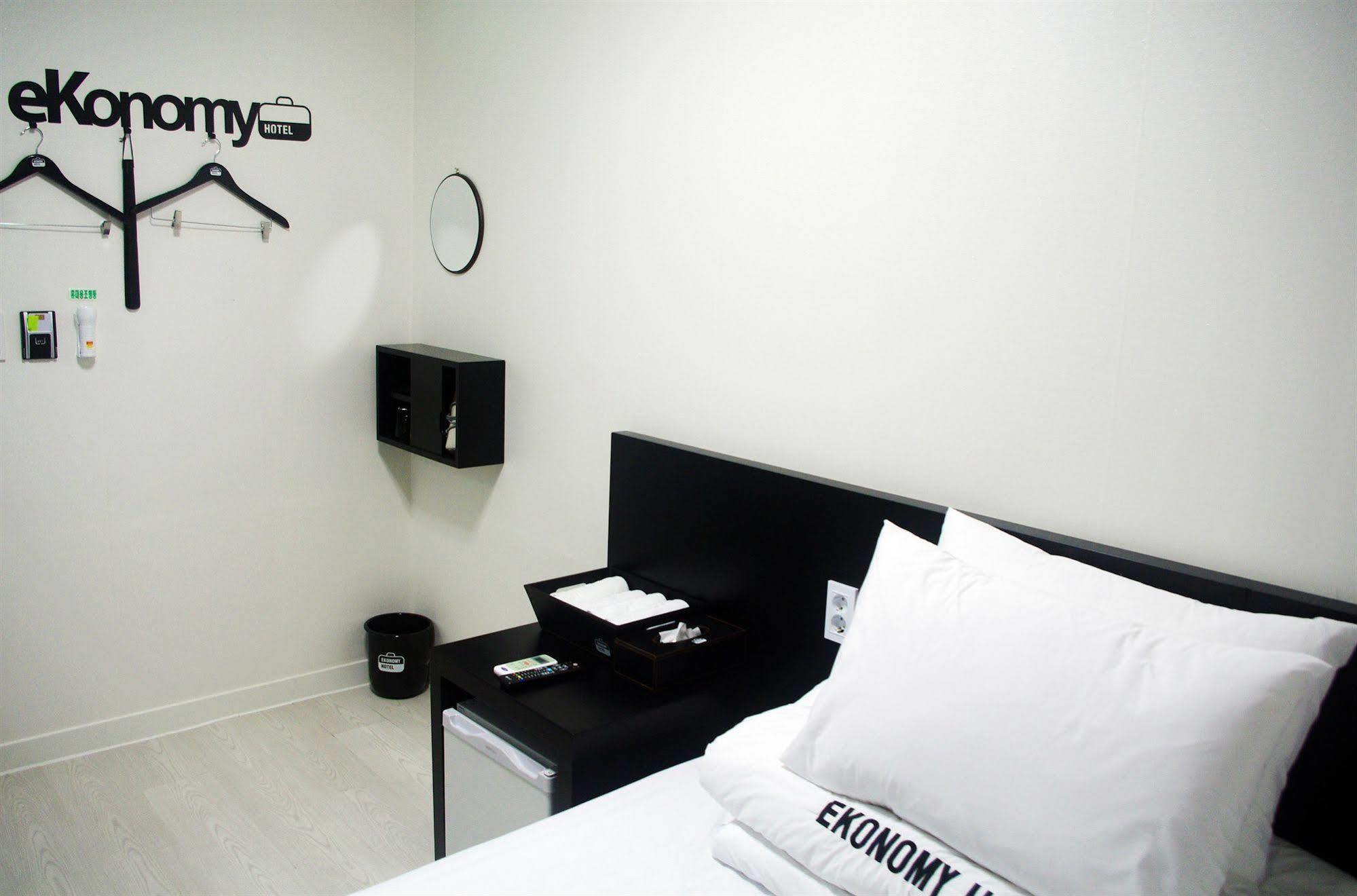 Ekonomy Hotel Nampo Busan Buitenkant foto