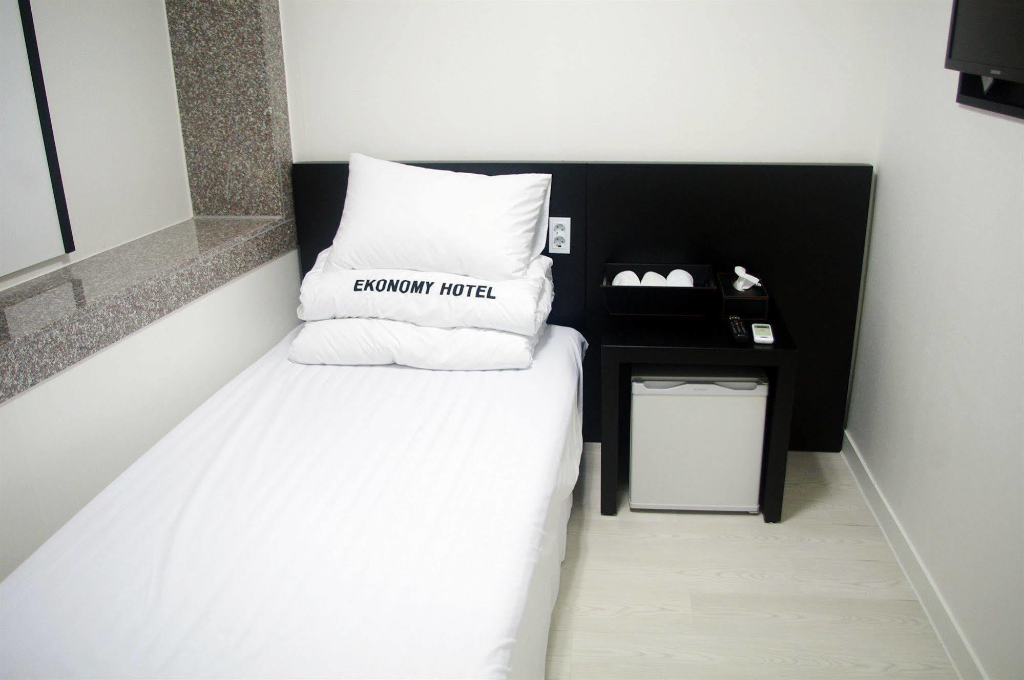 Ekonomy Hotel Nampo Busan Buitenkant foto